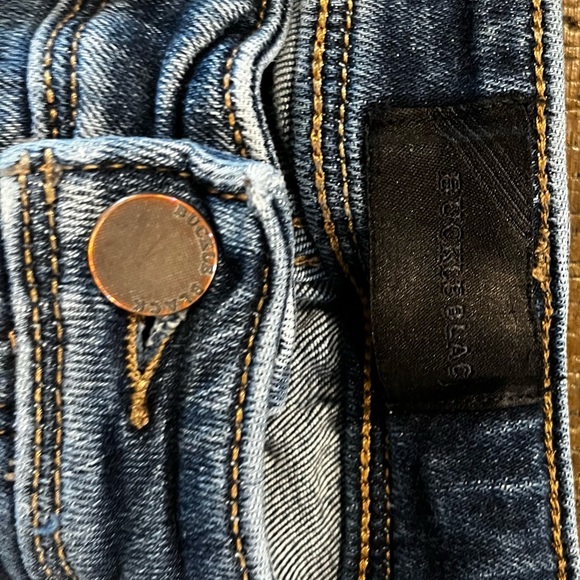 BKE,Guess Jeans GREAT Condition! - Picture 9 of 16